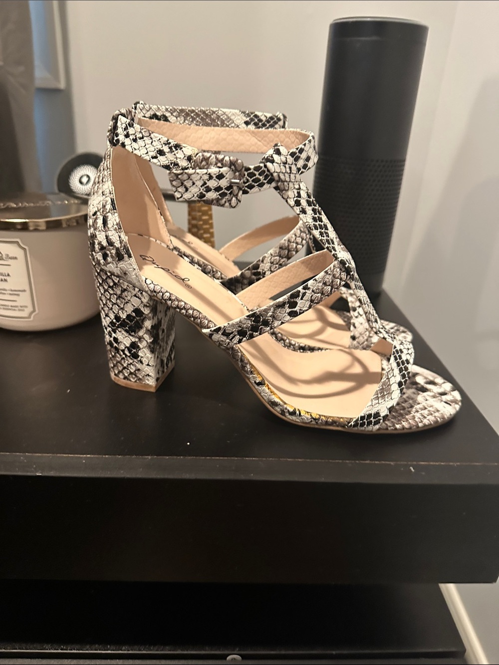 ⭐️ Qupid Strappy Block Heel Sandal - White/Black